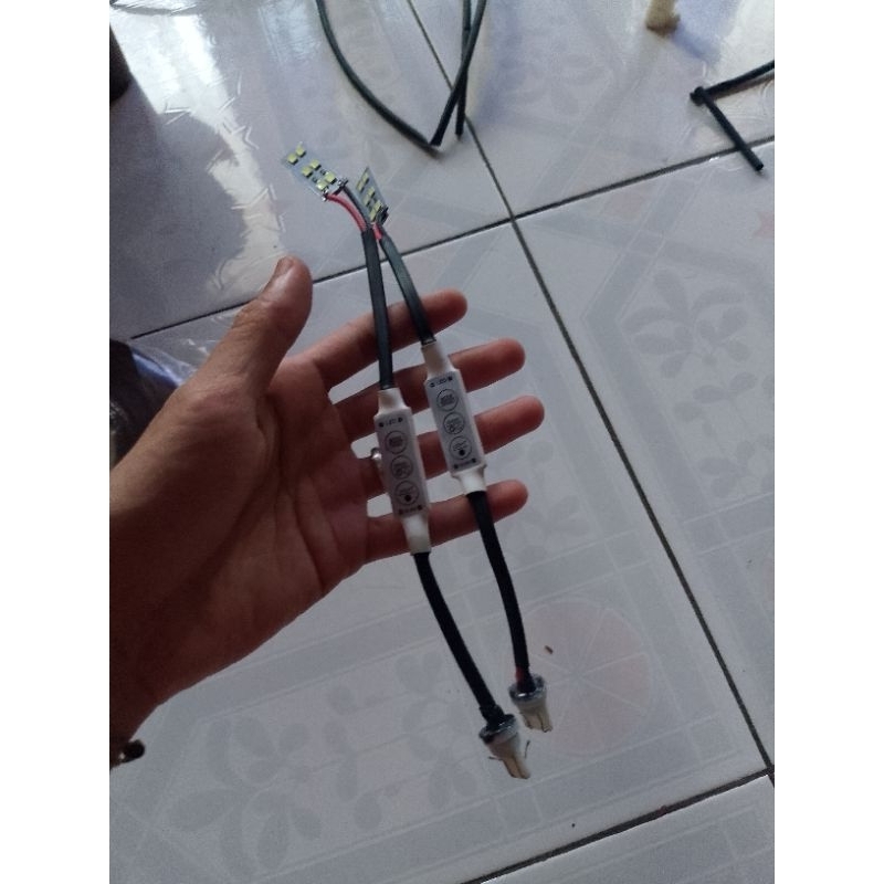 lampu kedip pesawat soket T10/15