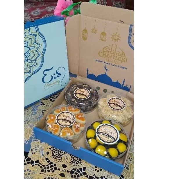 

Paket Kue Lebaran, Paket Kue Kering, Hampers box kue kering, HAMPERS LEBARAN