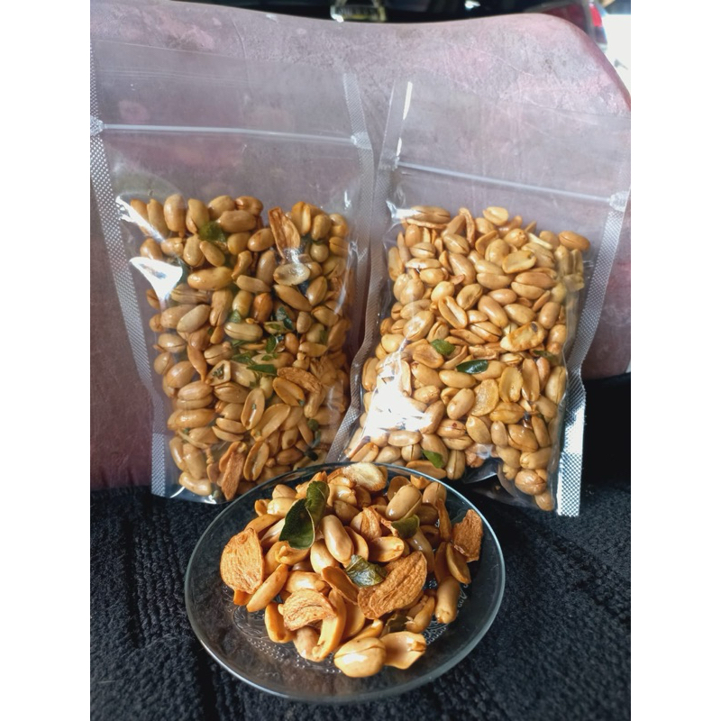 

Kacang Bumbu Rasa Asin Daun Jeruk Garlic kemasan Pouch