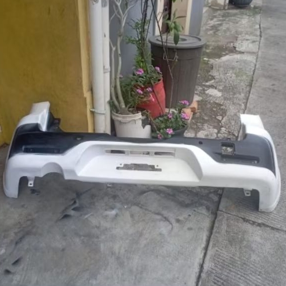 Bemper Belakang Rush 2016-2018 Original