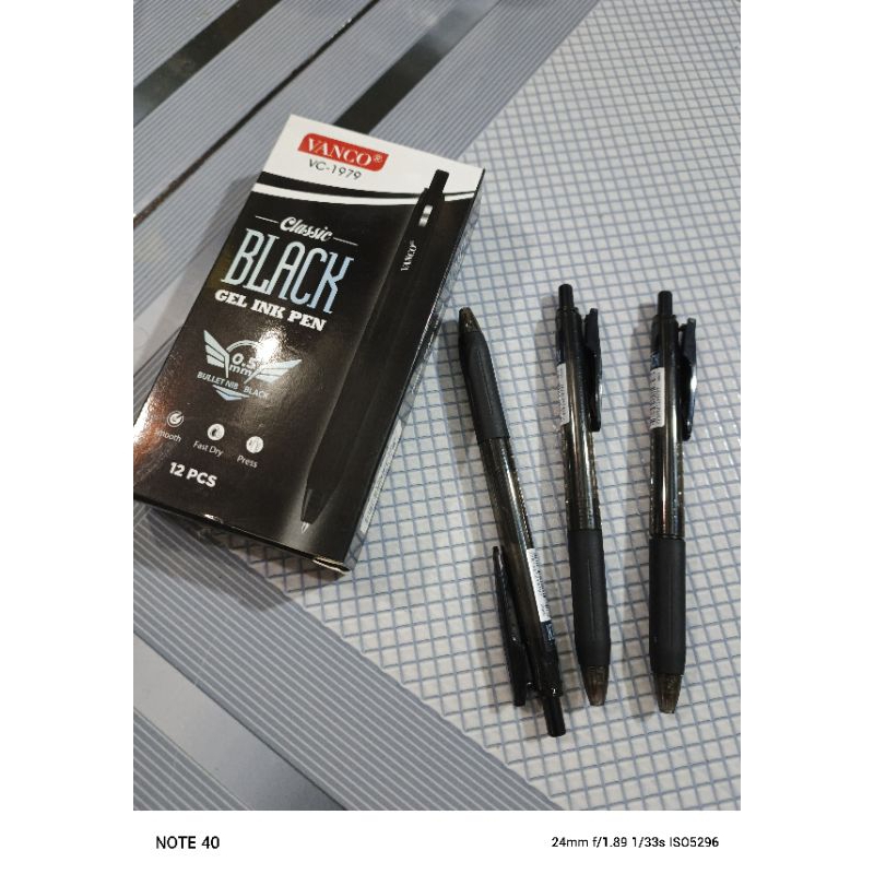 

(1 pak isi 12) bolpoint jell black classic pencet