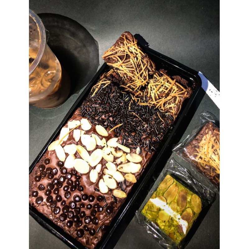 

BROWNIES MIX4 Ukuran 20x10