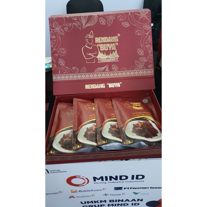 

Rendang Buya - Rendang Daging Hampers ukuran 1 kg isi 4 bungkus Rendang