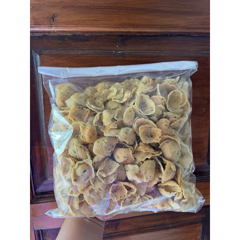 

KERIPIK BAWANG/KUE BAWANG/KERIPIK AWI/RENYAH GURIH ENAK
