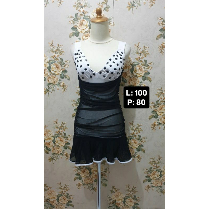 mini dress hitam putih