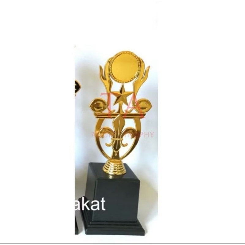 Piala Pramuka Piala Pramuka Emas Tatakan Hitam Tinggi 30 cm
