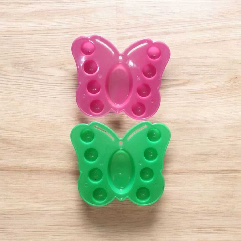 

Tempat Cat Air Motif Kupu Kupu
