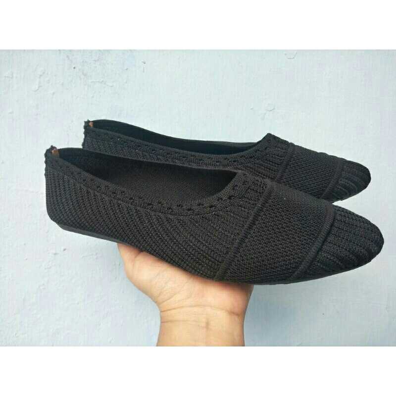 Flat Shoes Rajut Size 38 dan 39 Merk Aretha