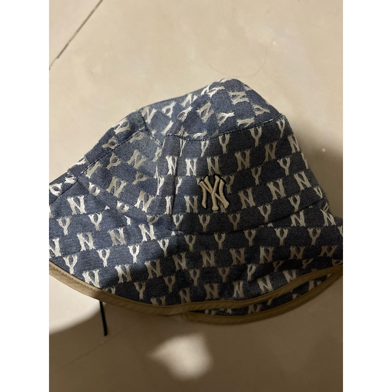 BUCKET HAT TOPI PANTAI / MALL NY