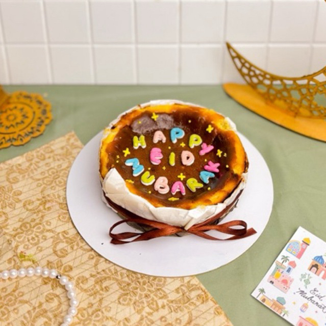 

HAMPERS LEBARAN | BURNT BASQUE CHEESE CAKE REGULER 15cm