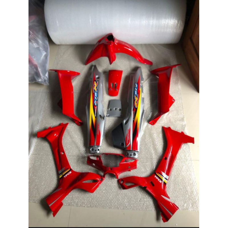 Cover body full set halus fiz r full set halus body samping fiz r warna merah silver