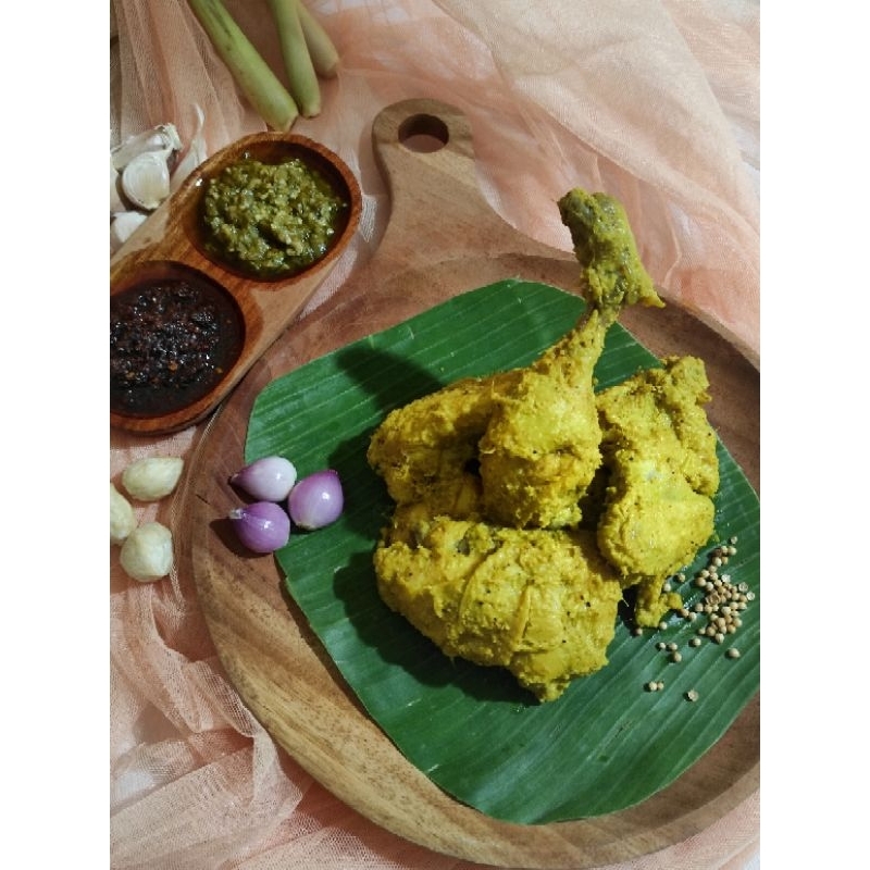 

Ayam Ungkep dengan bumbu ireng dan sambel ijo