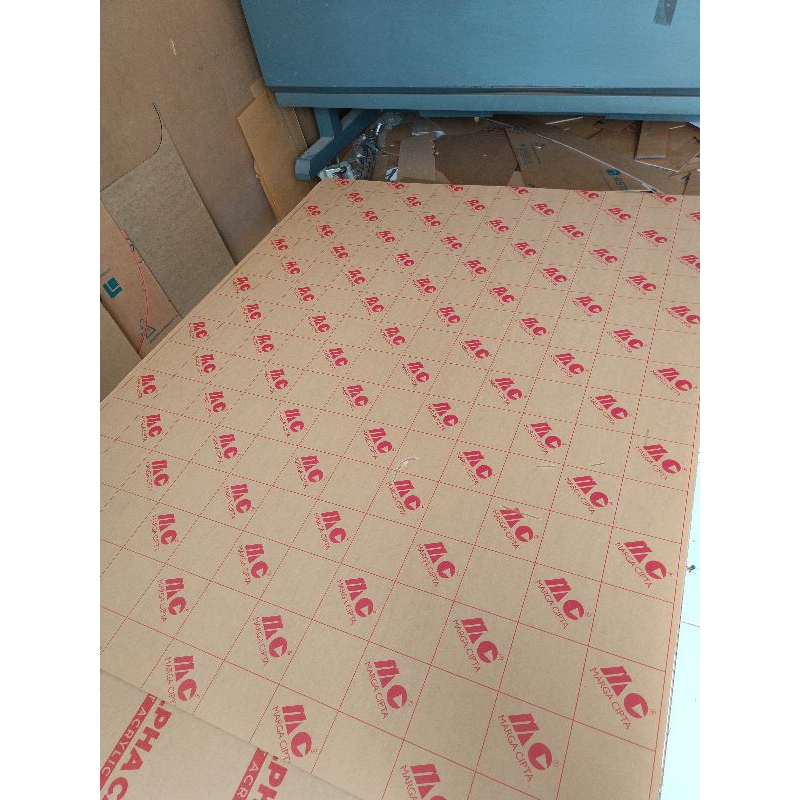 

Akrilik lembaran 120cmX240cm T 5mm