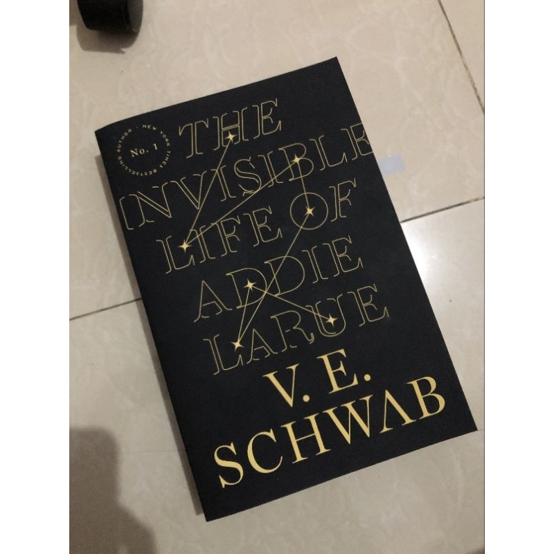 [PRELOVED] The Invisible Life of Addie Larue V.E SCHWAB