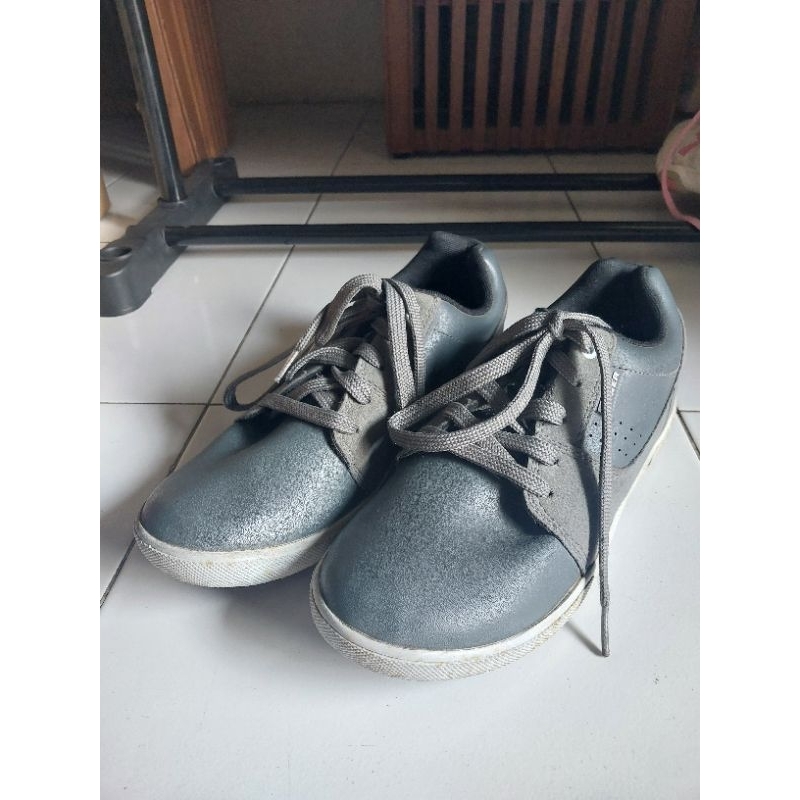 Power Bata sneakers pria sepatu kets olahraga casual