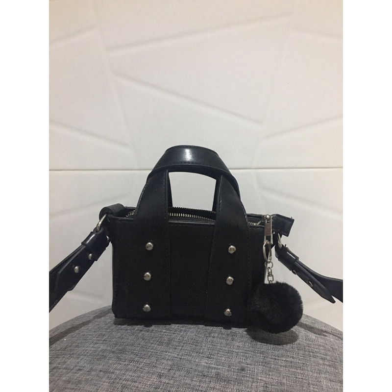 Tas Slingbag Zara Pompom Original Store
