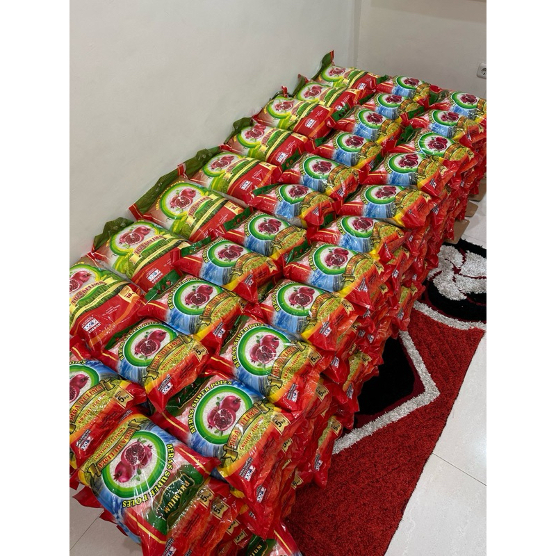 

Beras 5kg Berkualitas Premium Tjap Tiga delima Pulen & Nikmat