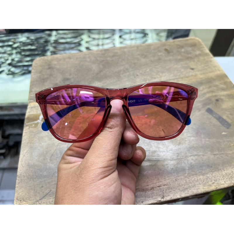 KACAMATA OAKLEY FROGSKIN PINK LENSA PINK KAKI GRADASI BIRU second ori