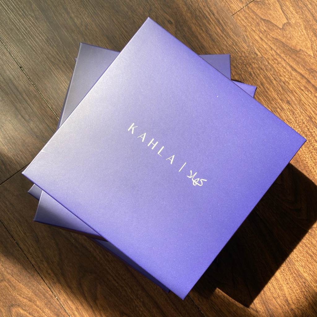 

KAHLA Giftbox Hijab (Softbox Navy Signature)