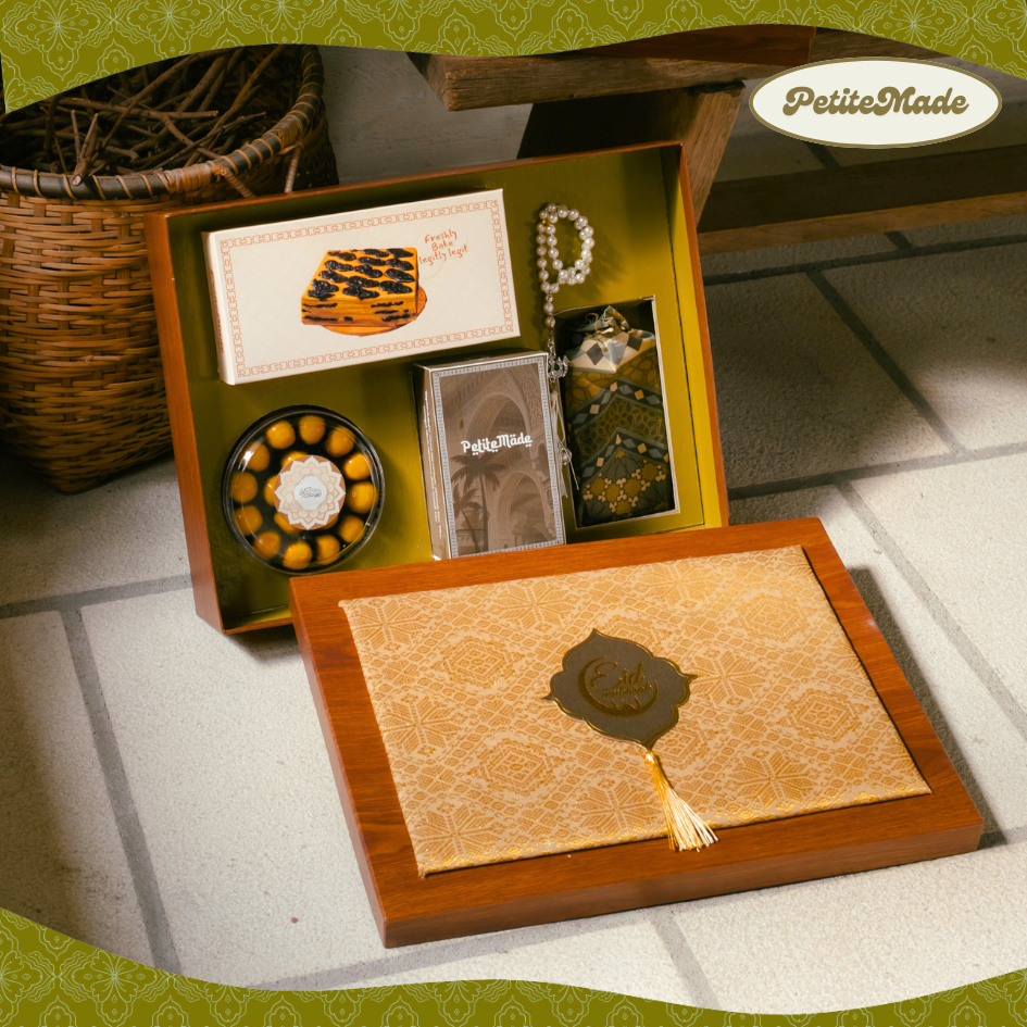 

PETITE MADE - Kabba Box - Hampers Lebaran - Hampers Idul Fitri - Parcel Idul Fitri 2025
