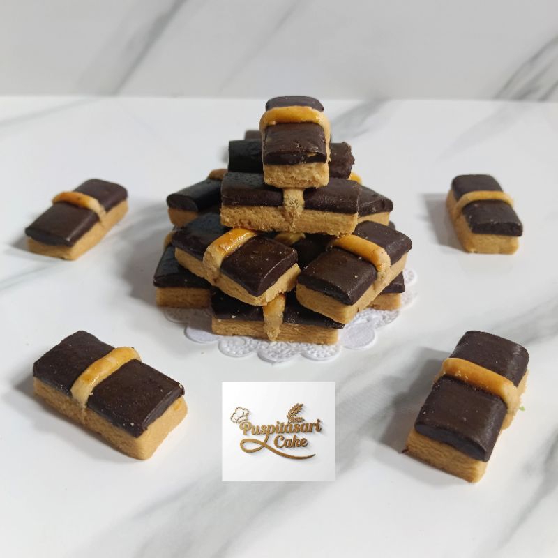 

Kue Kering Cokelat Stik Premium Toples 600ml Beli 1 Gratis 1 kemasan pouch Kue Semprit