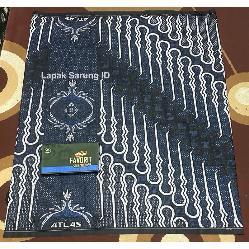 Sarung ATLAS Favorit Serasi Motif BHS Batik Hitam Biru Original