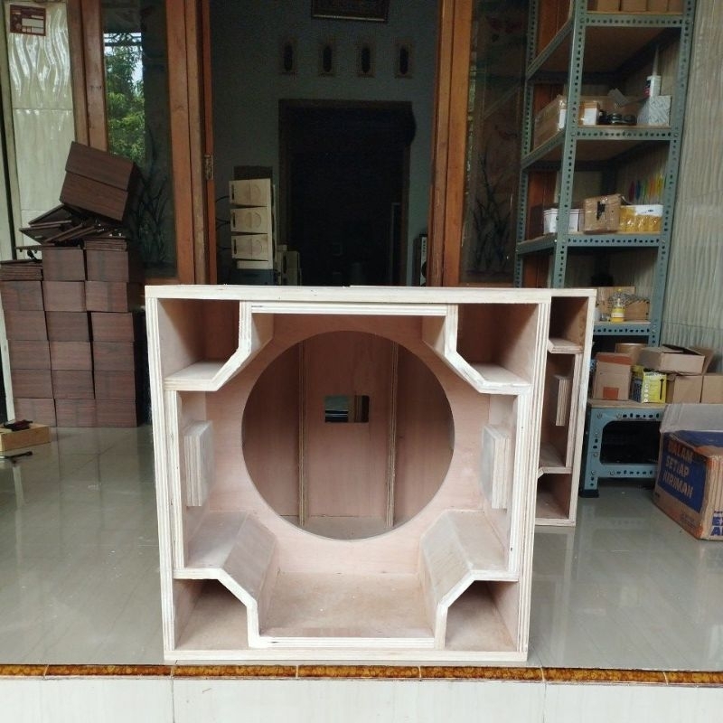 Box speaker planar 18 inch single