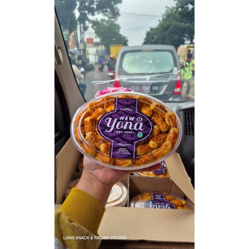 

kue Yona kastengel berat 500gr