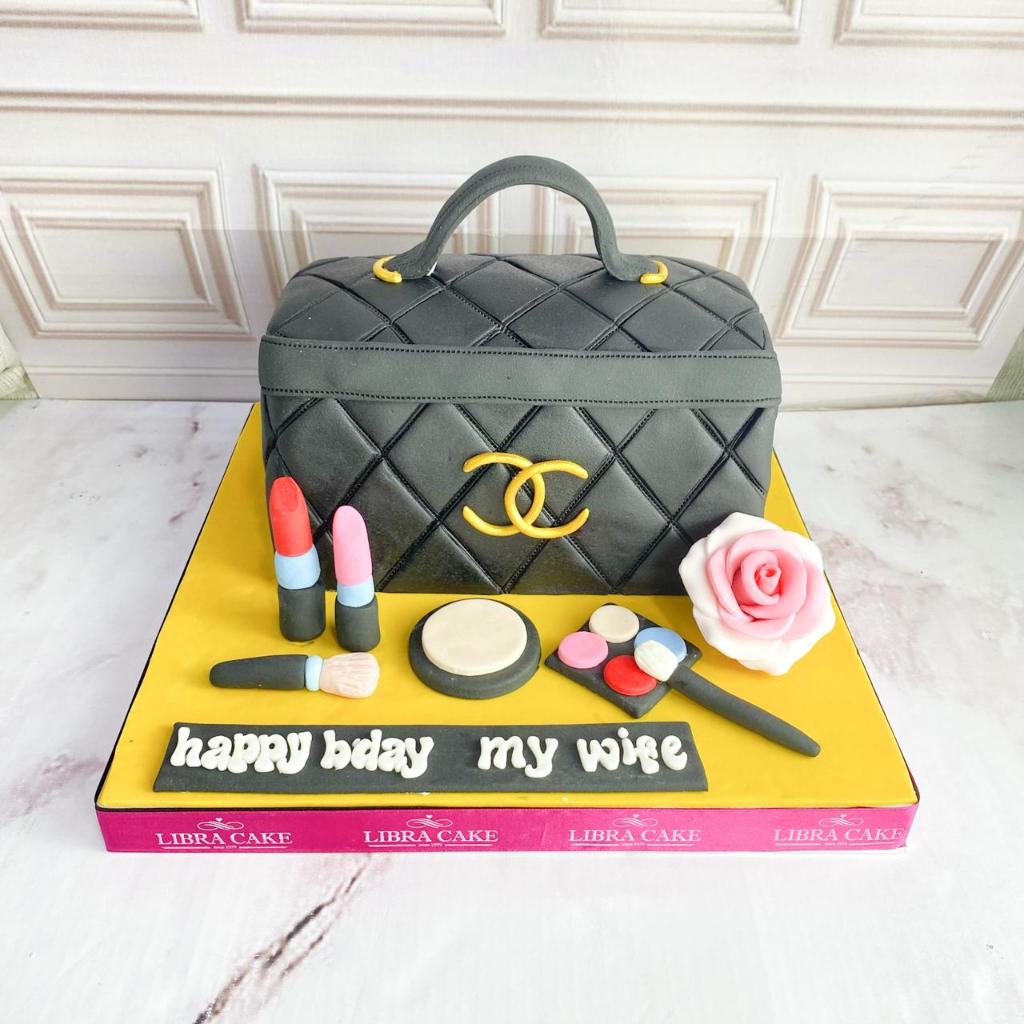 

Kue Ulang Tahun/Birthday Cake/Kue Ultah Tema Tas/Kue Tas/Kue Birthday Jakarta