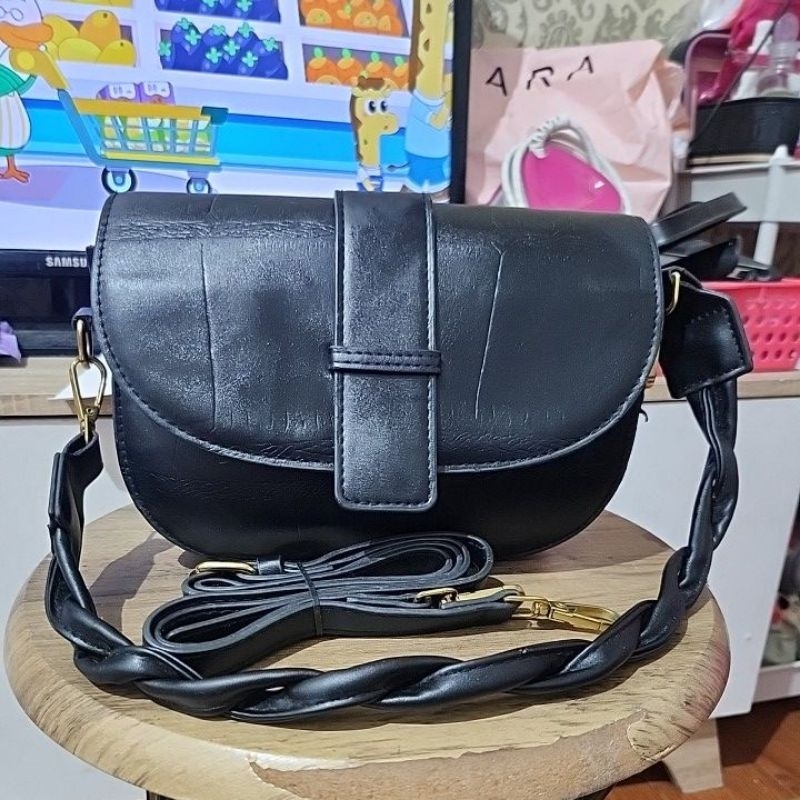 preloved Tas cakep ada tali panjang