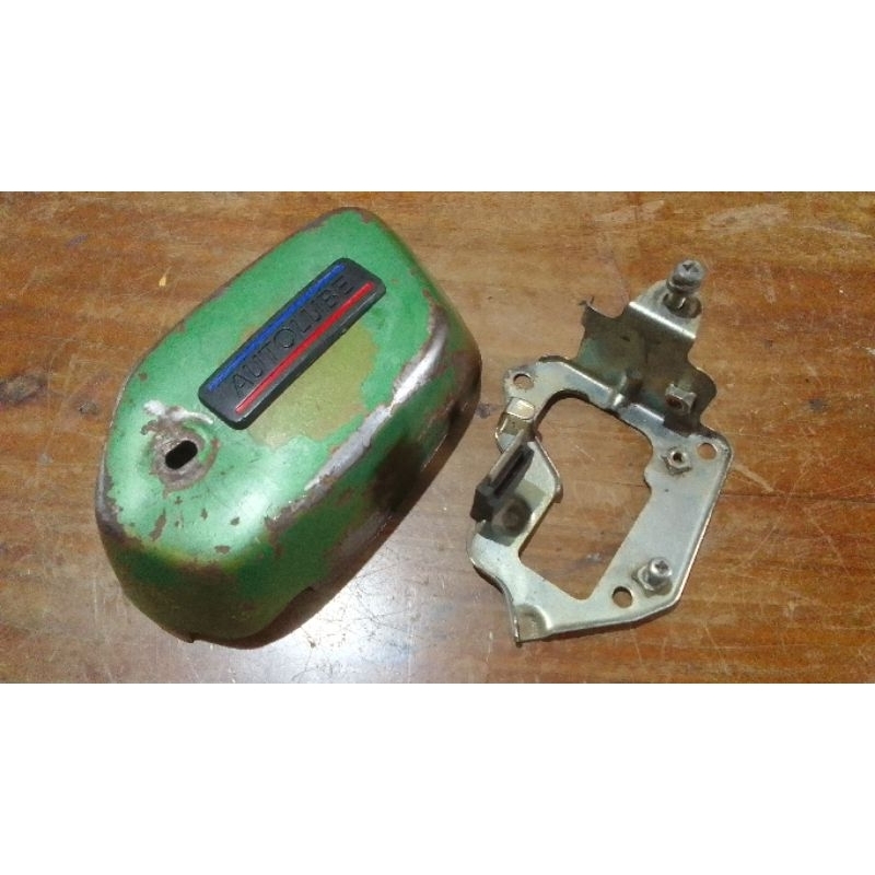 Tutup aki sebelah kiri V80 dobel stater