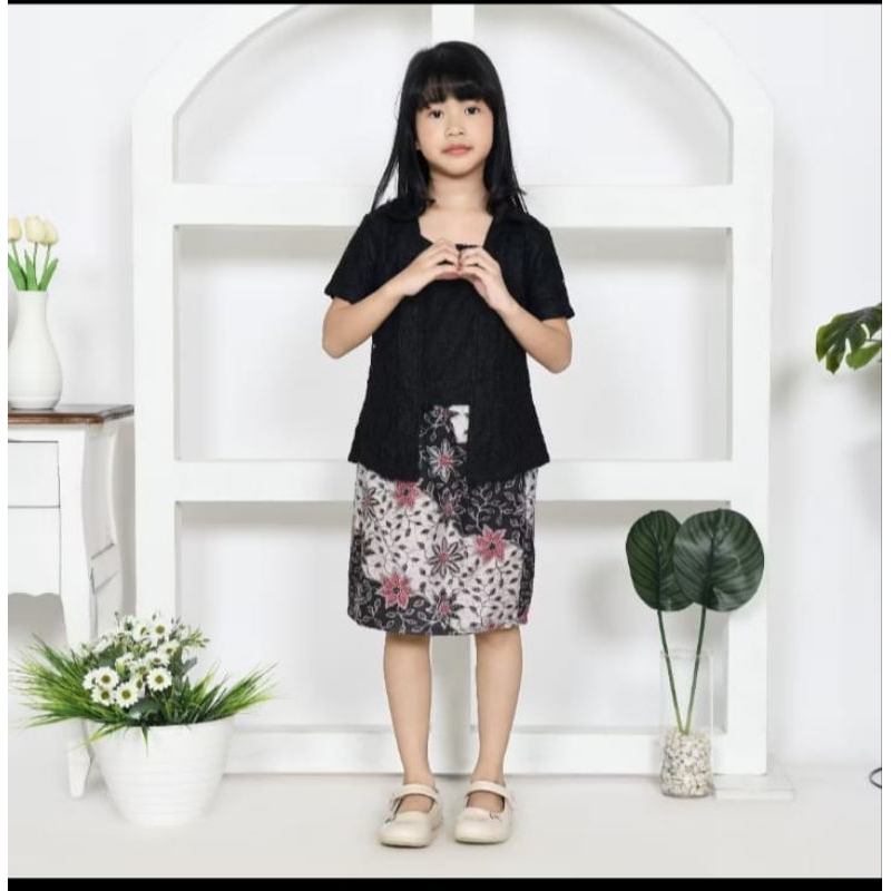 SET ANAK TK BAJU KEBAYA BROKAT KUTUBARU LENGAN PENDEK BAJU HARI KARTINI