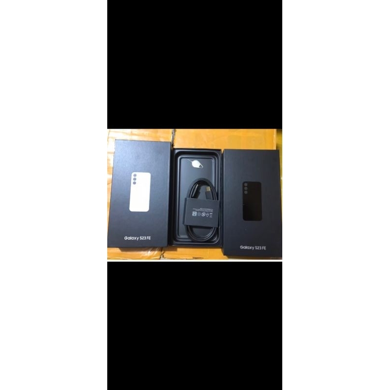 

dus box Samsung s23 fe fullset kabel type C ready semua warna free request sticker