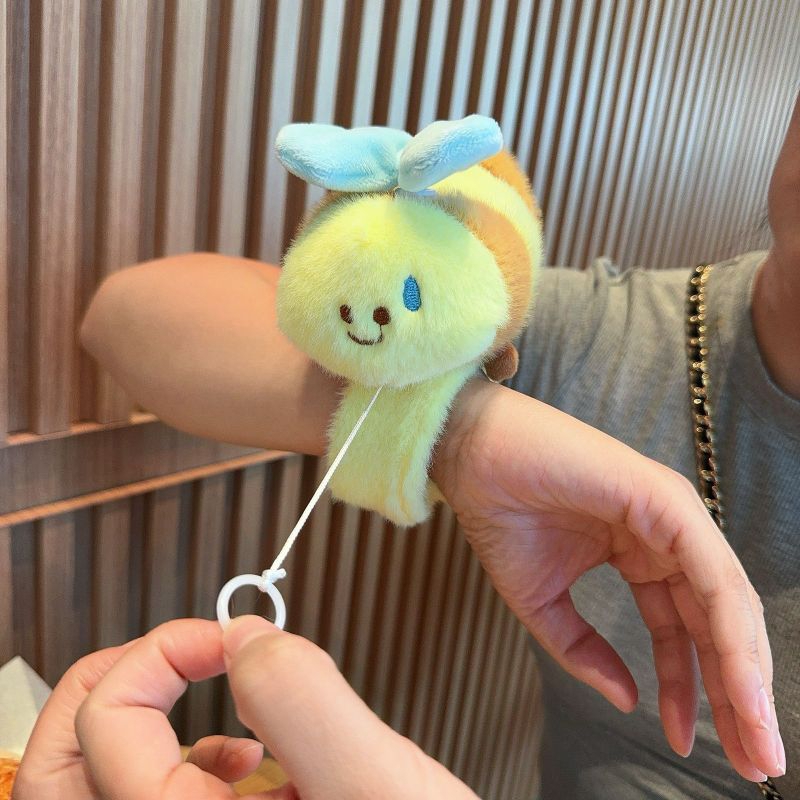 Bee Mainan Tangan Lebah Tarik Kepak Sayap Goyang Gantungan Tangan Lucu Anak Korea Aesthetic