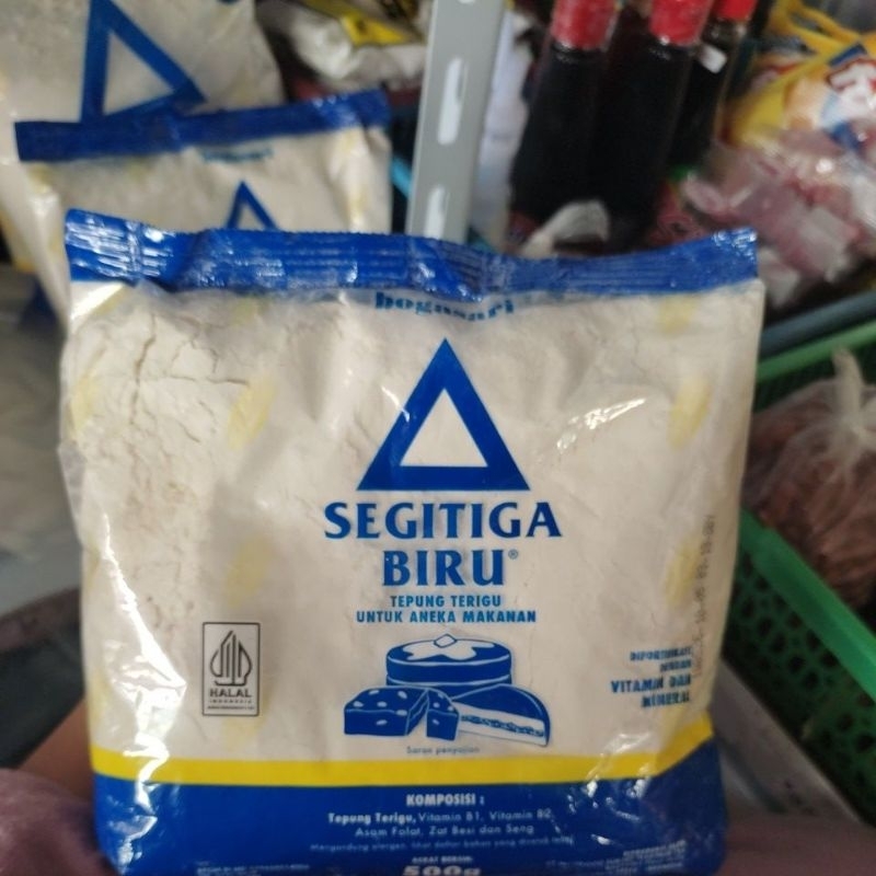 

Tepung Segitiga Biru 500gr bogasari