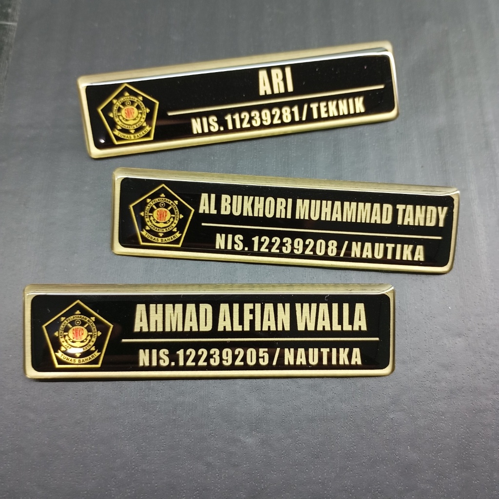 

Nama Dada Magnet - Papan Nama Dada - Kuningan Stainless Akrilik - Magnet