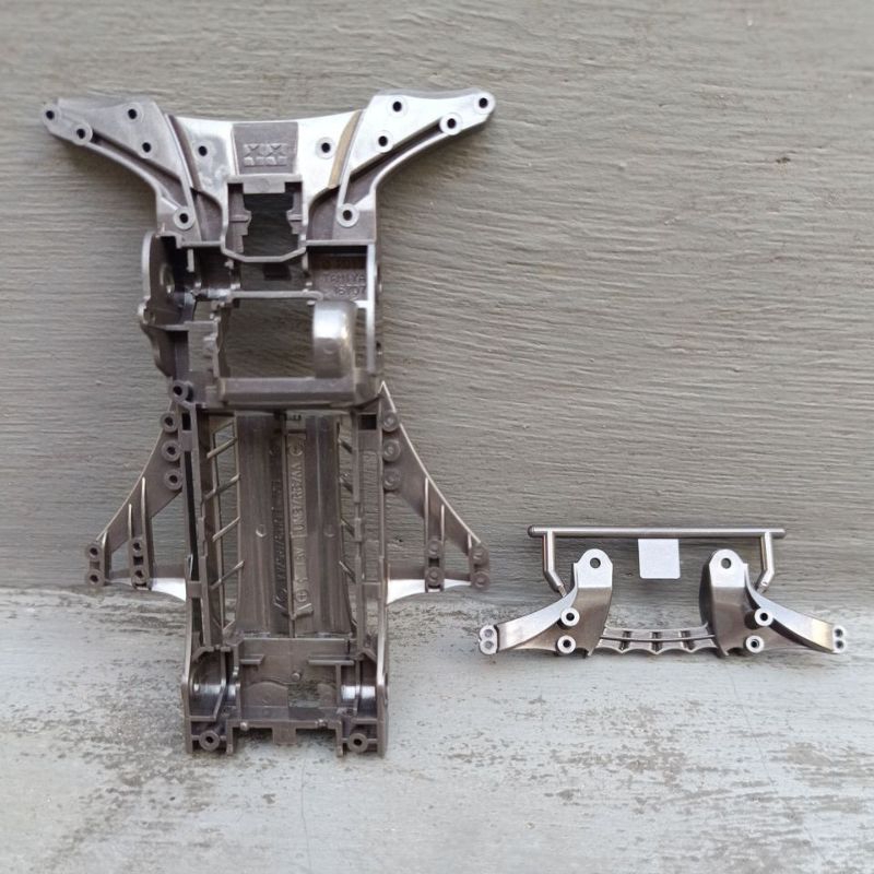 Tamiya Chassis + Akar FM-A (metalic grey)