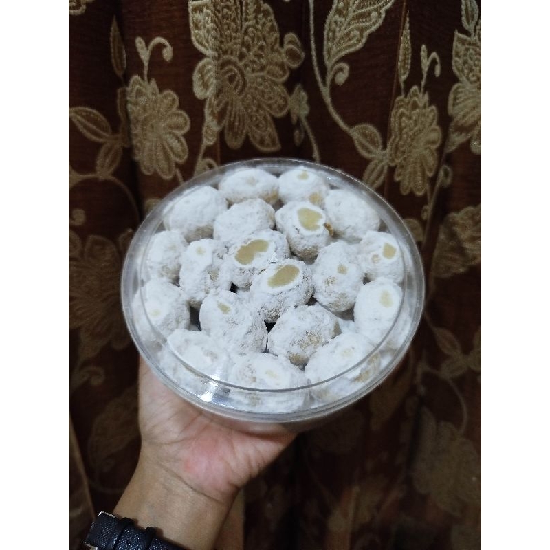 

Kue salju HOME MADE size 500gr