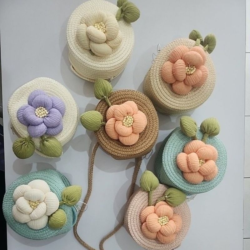 Tas selempang mini rotan bulat bunga