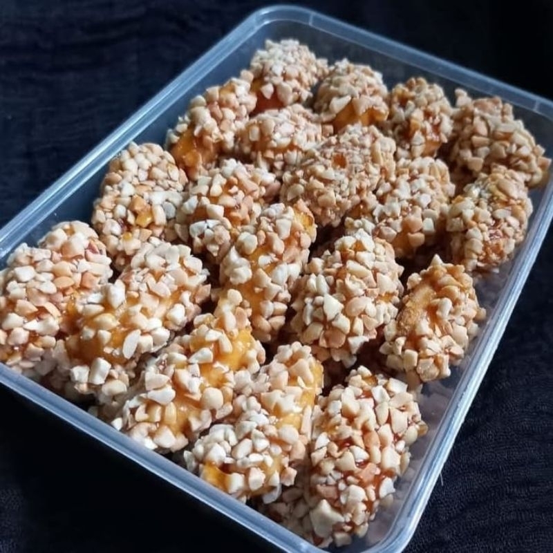 

Kue Kurma