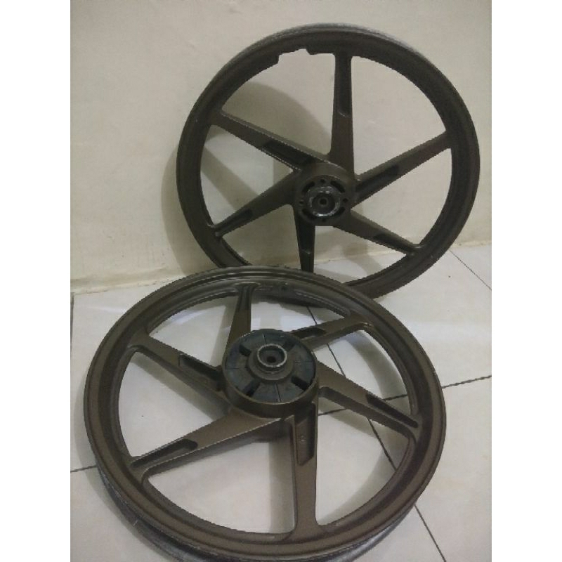 Suzuki - velg satria 2tak double disk original hiu lumba
