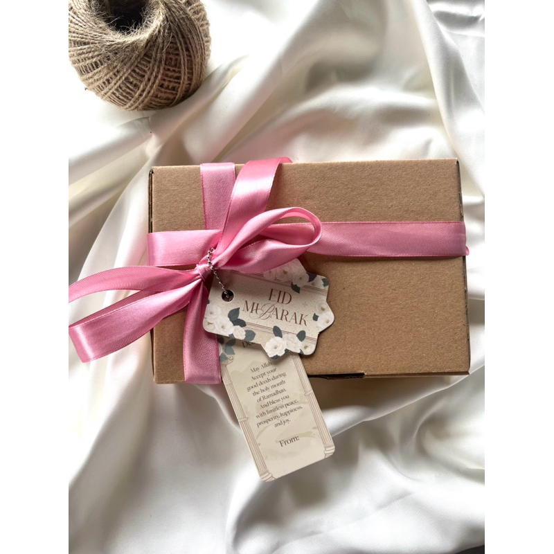 Hampers Lebaran Parfume + Scrunchie / Linen Spray + Scrunchie