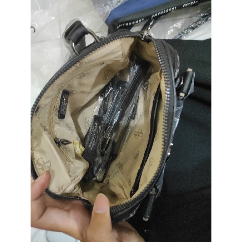 Tas selempang wanita sling bag Guess original