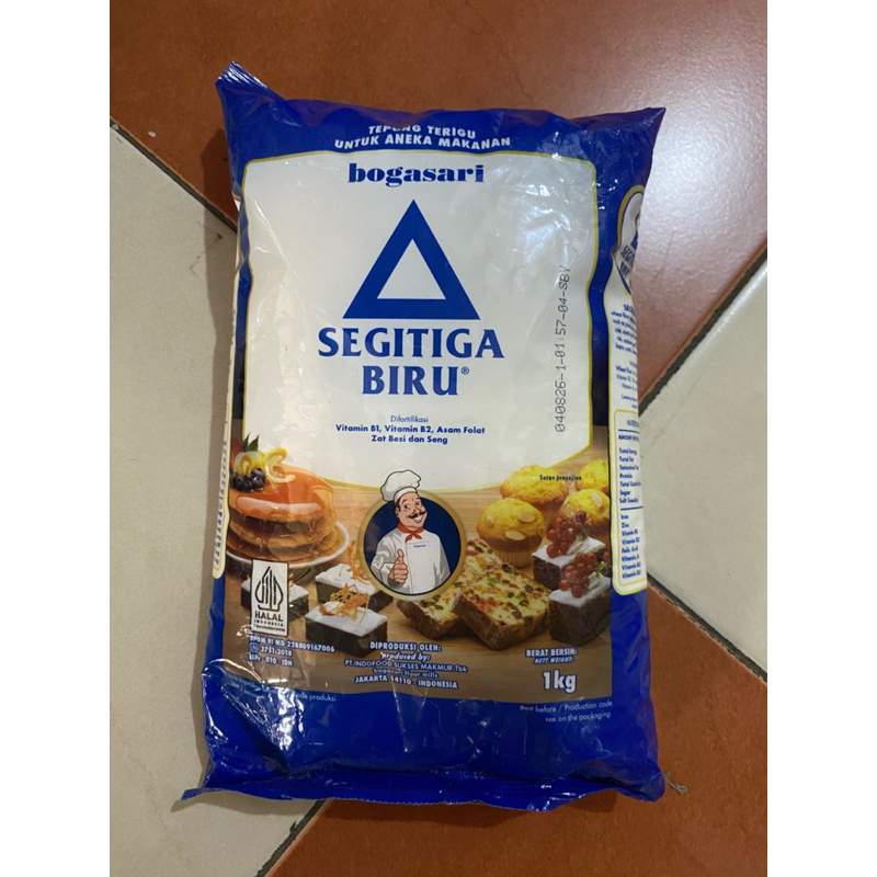 

Tepung Terigu Segitiga Biru Premium 1kg – Bogasari