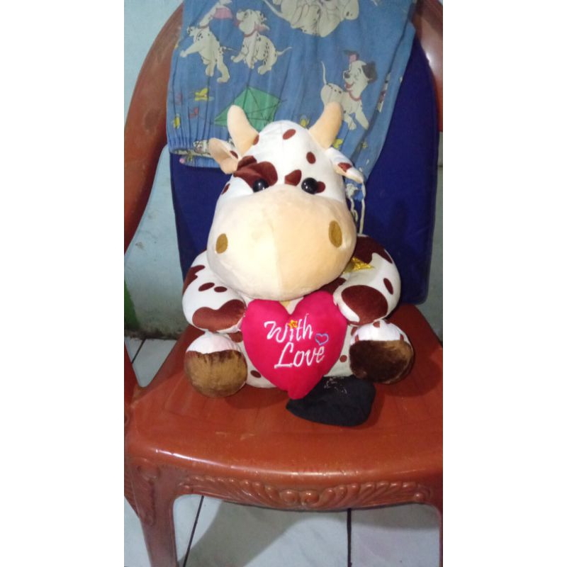 boneka sapi besar