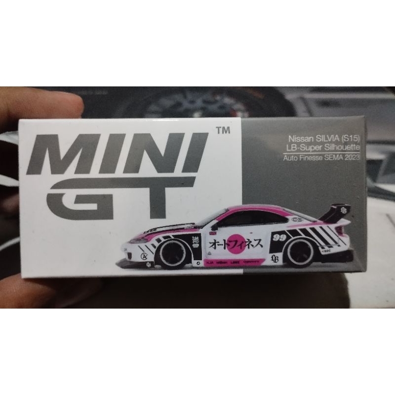 mini GT Silvia S15