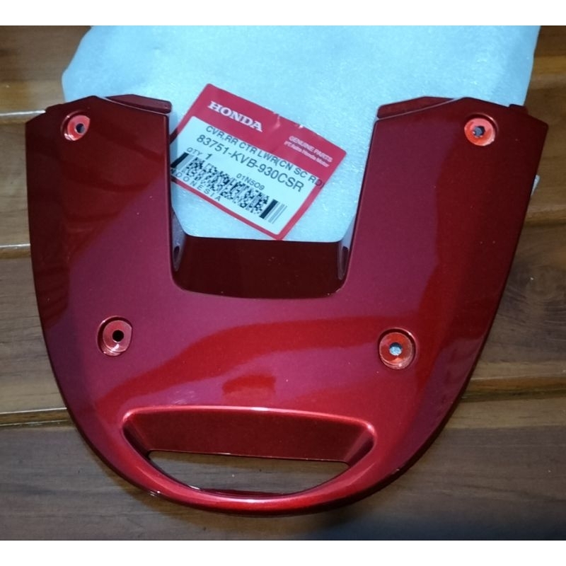 83751-KVB-930CSR Cover bawah lampu STOP Vario 110 karbu warna merah ORI AHM