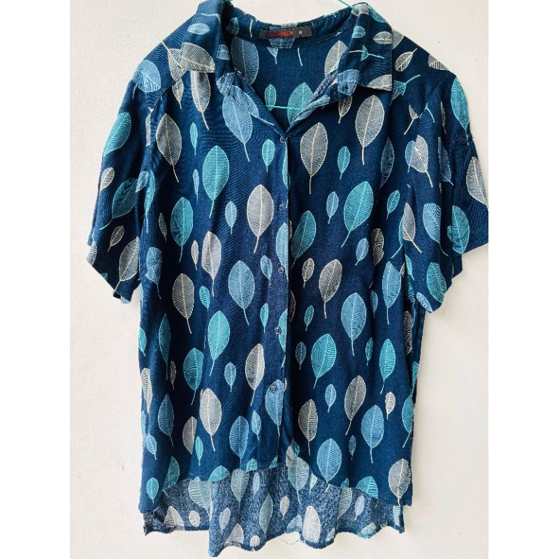 Kode A25- kemeja Hammer super adem navy motif daun size M