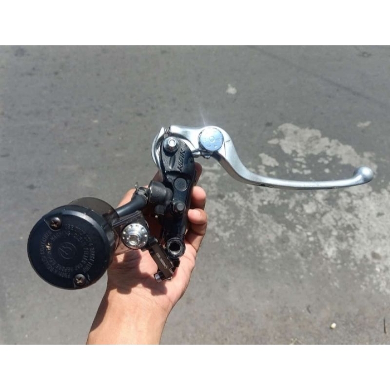 Master Rem Depan Cakram SUZUKI GSX 600 Original Bekas Copotan Motor Second 2nd Aplikasi ke Ninja R R