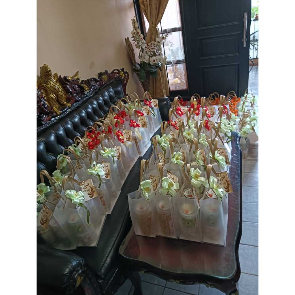 

Hampers Lebaran / Natal Custom